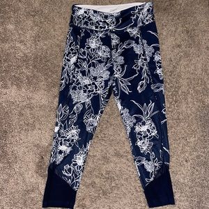 Navy cropped athletic pants